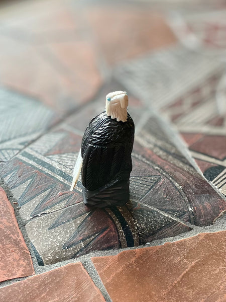 Bald eagle fetish carving