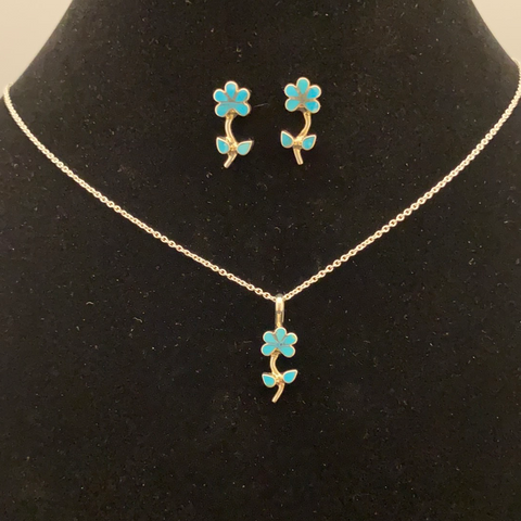 Flower earring and necklace set