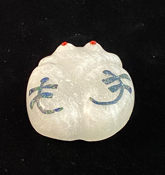 Frog with dragonflies fetish carving