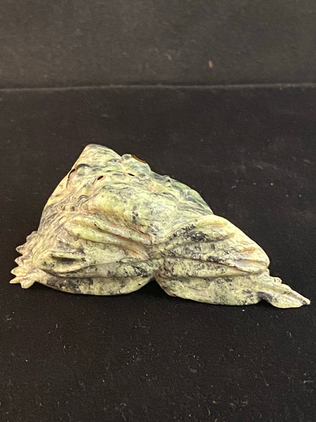 Green serpentine frogs fetish carving