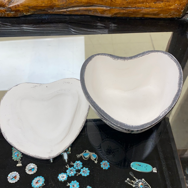 Handmade ceramic heart pottery box