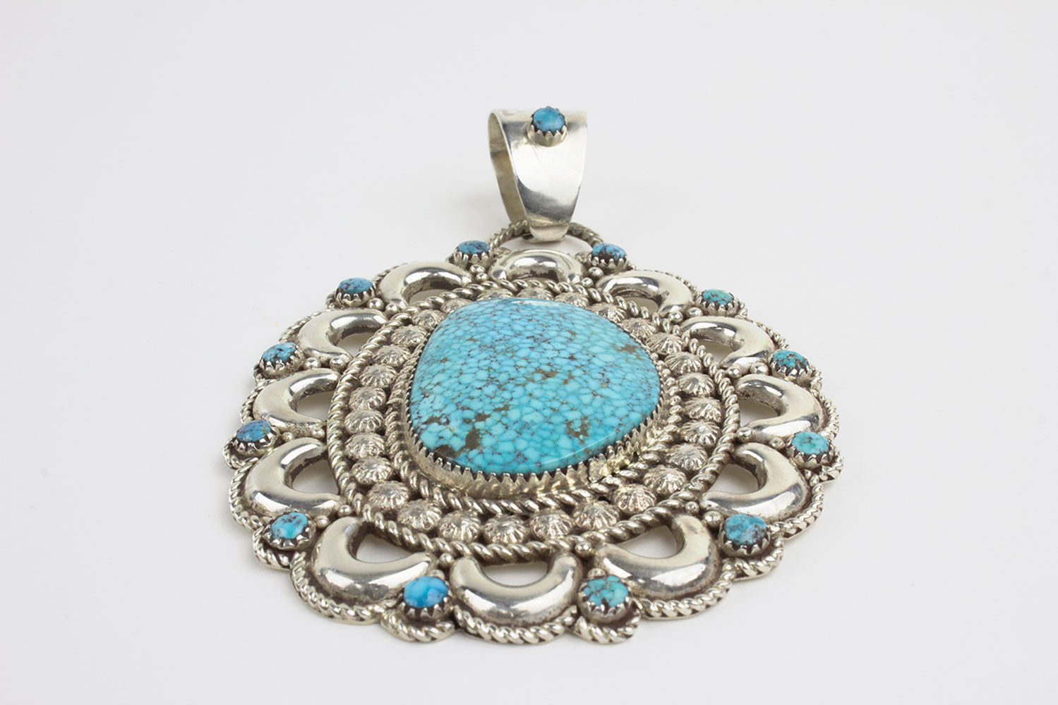 Zuni 2025 turquoise necklace