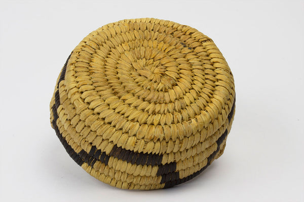 Tohono O'Odham Tribe Small Coiled Vessel Basket With Handle - Turquoise Village - 4