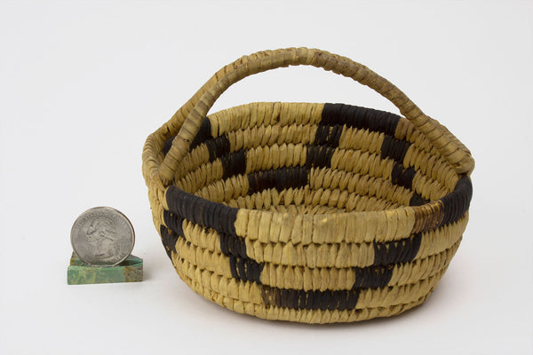 Tohono O'Odham Tribe Small Coiled Vessel Basket With Handle - Turquoise Village - 5